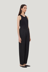 ALIO Pleated trousers — model side