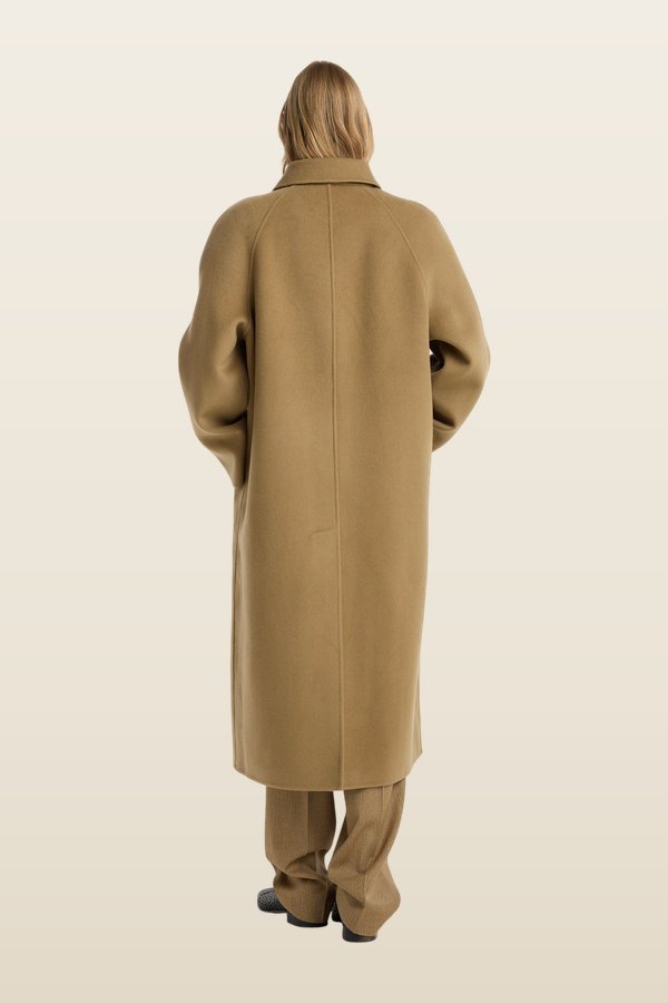 Double-faced wool padded coat — model back