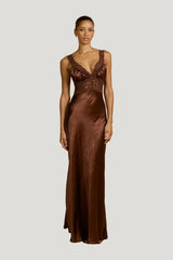 Eveline Dress Cacao — model front