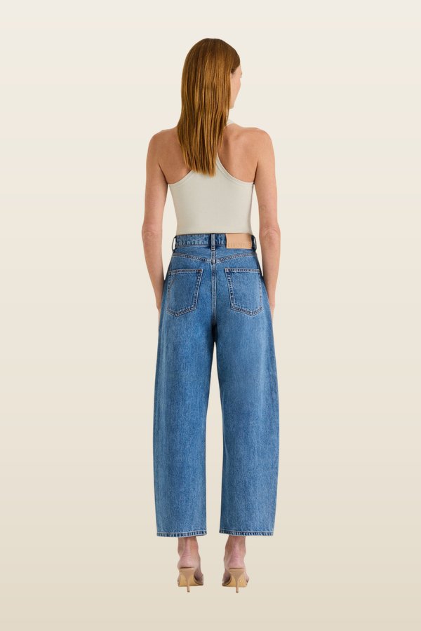 Filomena Jean — model back