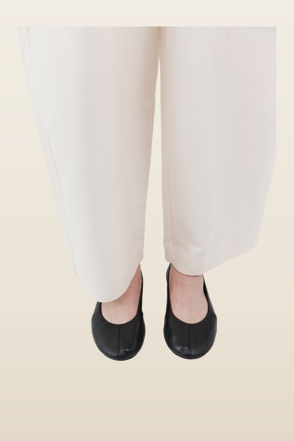 Low Scoop Ballet Flat — model back