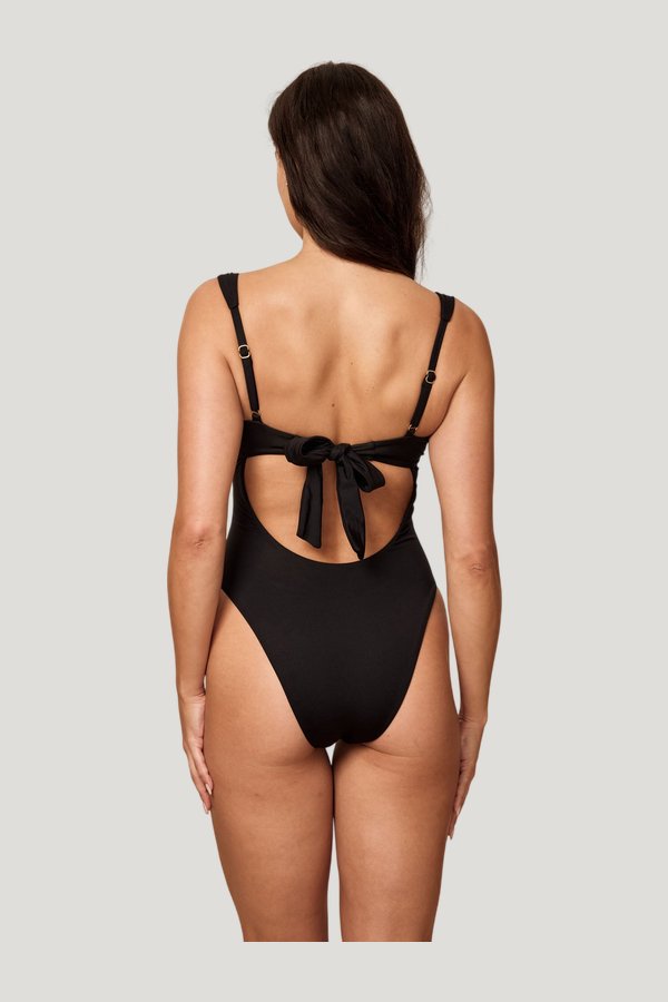 Milos One Piece — carry 3
