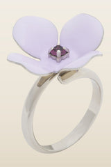 Purple enamel daisy ring — model back