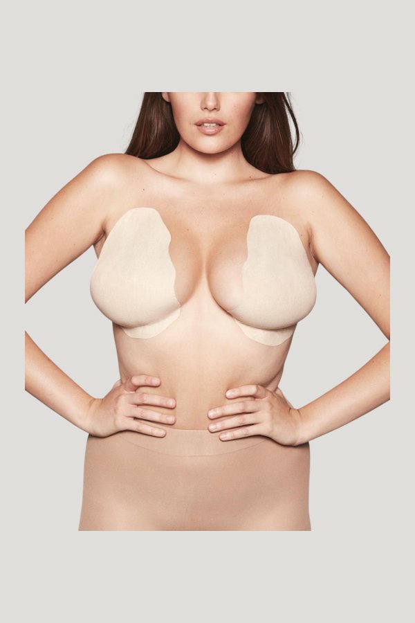 Game Changer Lift & Shape Bra — model front