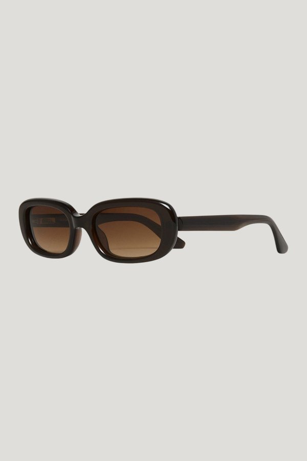 12 Brown - By CHIMI — model front