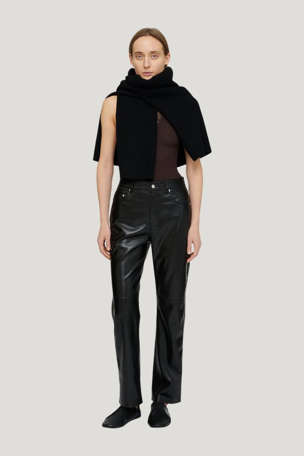 Vinni - Okobor™ pants — model front