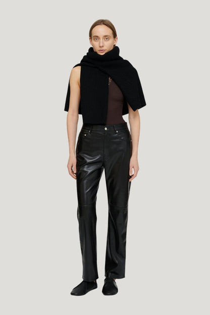 Vinni - Okobor™ pants — model front