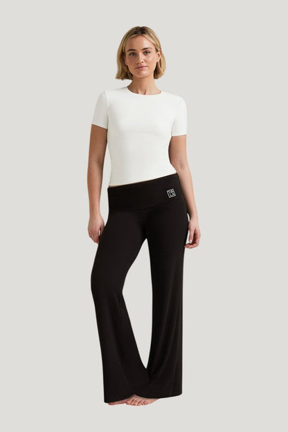 365 Sculpting Lounge T-Shirt - Coconut Milk — model front