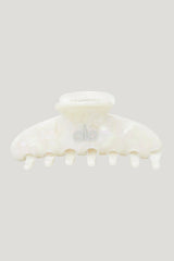 90's Claw Clip - White Pearl — model front