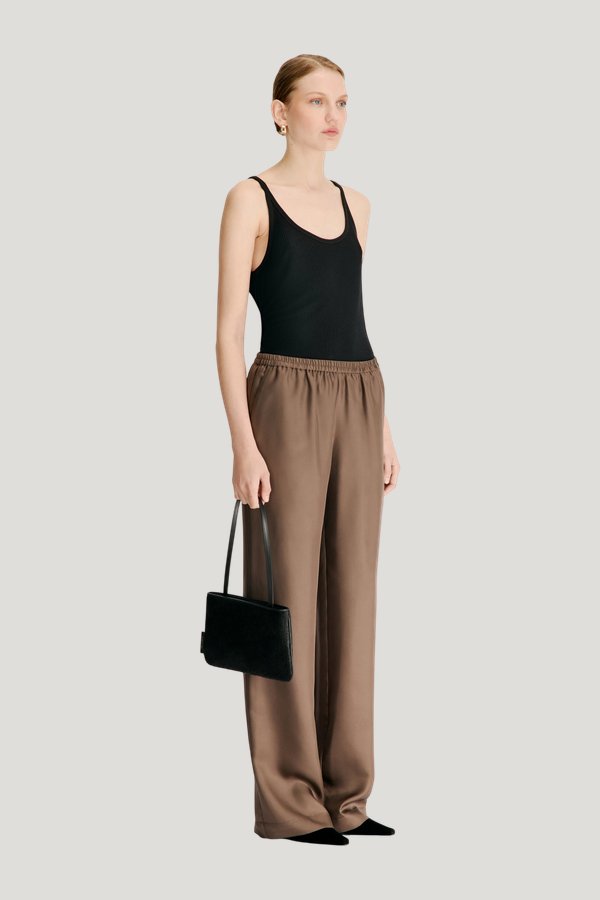 ALERA LDS PANT Silk twill trousers — model side