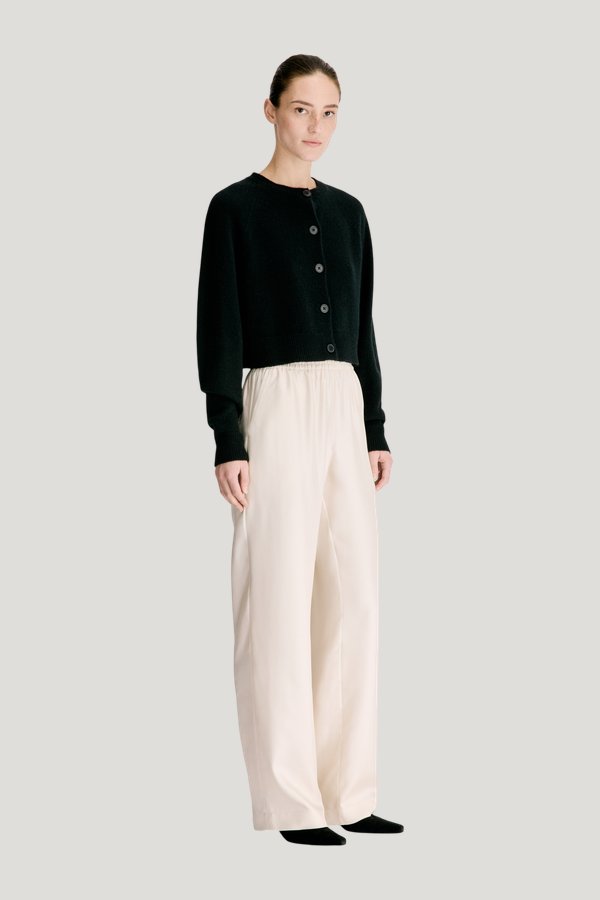 ALERA LDS Silk twill trousers — model side