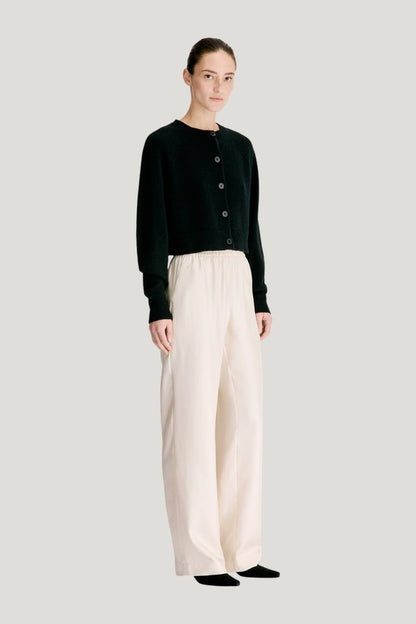 ALERA LDS Silk twill trousers — model side