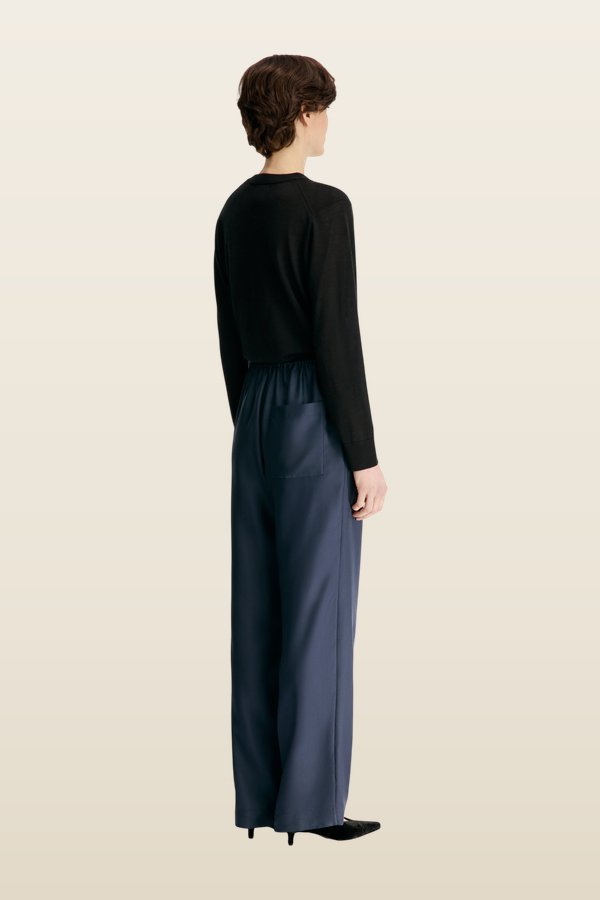 ALERA LDS PANT Silk twill trousers — model back