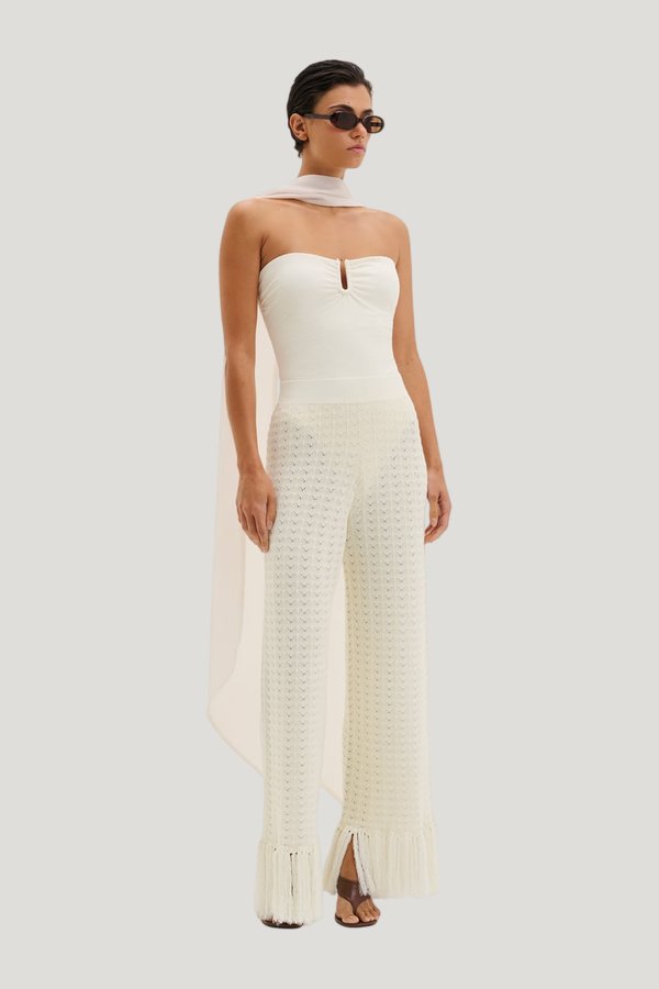 Alycia pants — model side