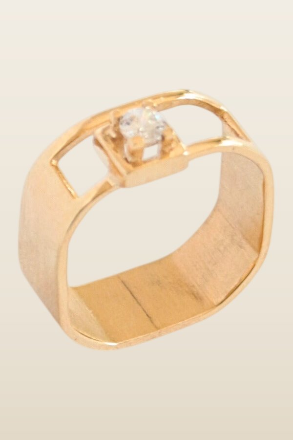1984 Ring — model back