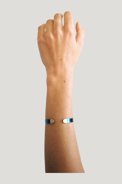 Aquiles Bracelet — model side