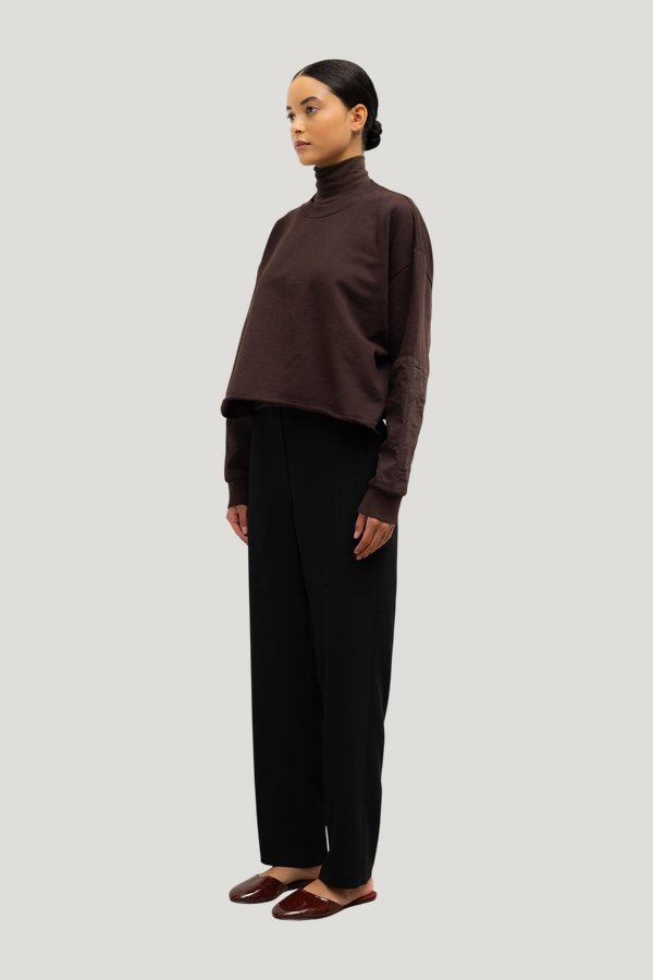 Arielle Tapered Pant — model side