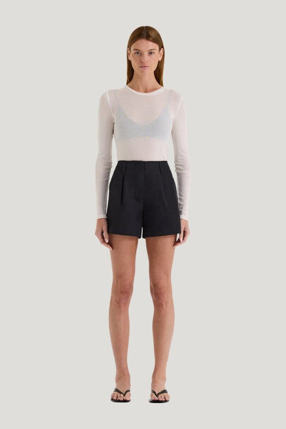 Azura Short — model front