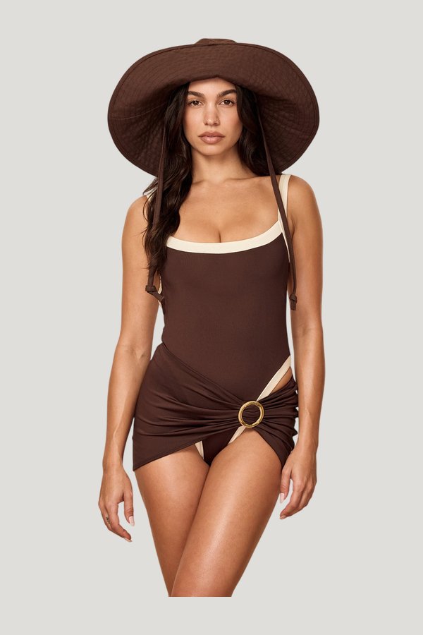 Barcelona One Piece — carry 3