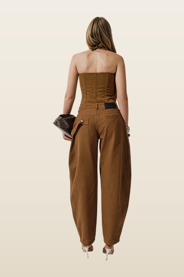 Barrel pants in Earthy — model back
