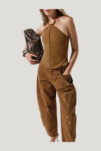Barrel pants in Earthy — model front