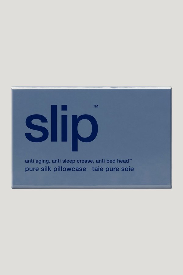 Bay Queen Zippered Pillowcase — model side