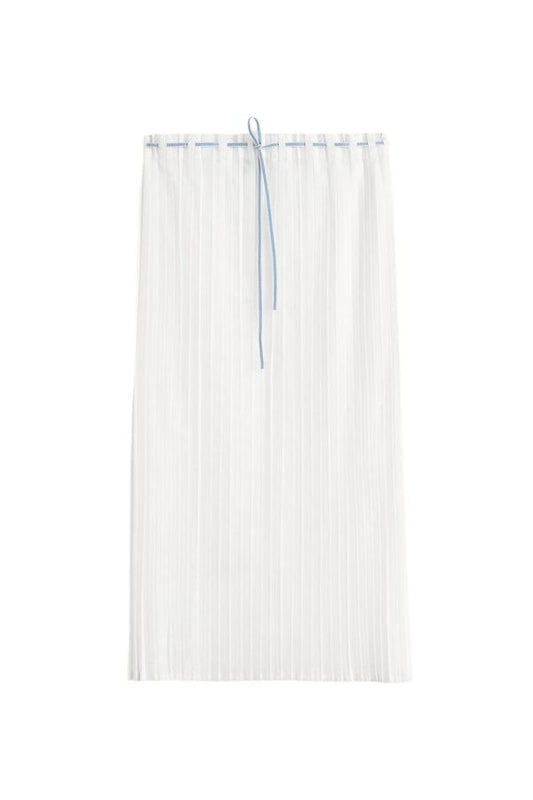 Belted pleated skirt — packshot