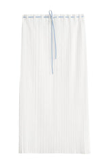 Belted pleated skirt — packshot