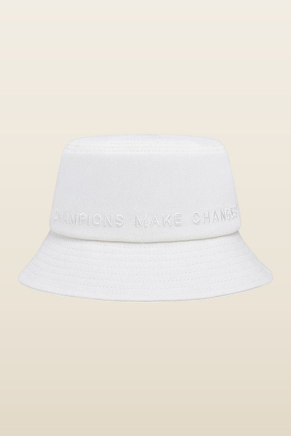 Bucket hat — model back