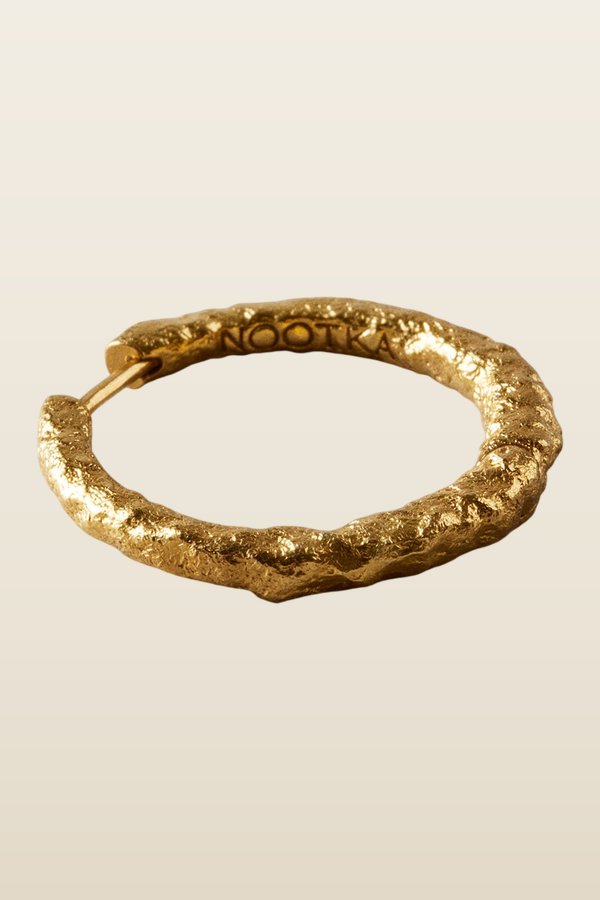 Big Hoop Gold — model back