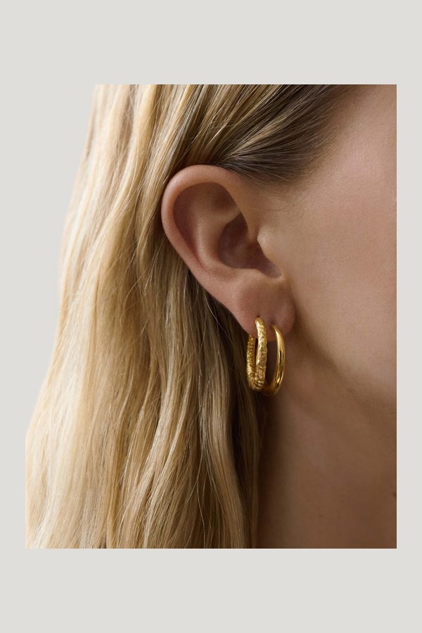 Polished Big Hoop Gold — model front