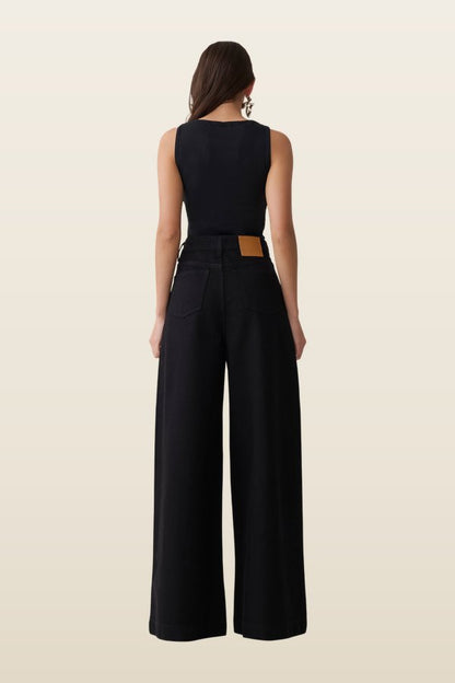 Bobby Oversized Jean With Front Pleat — model back