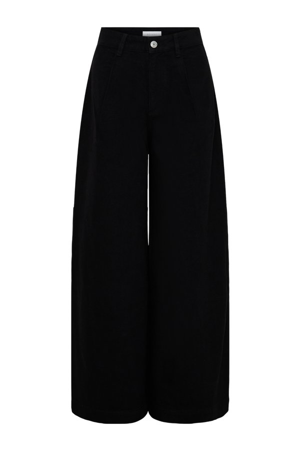 Bobby Oversized Jean With Front Pleat — packshot