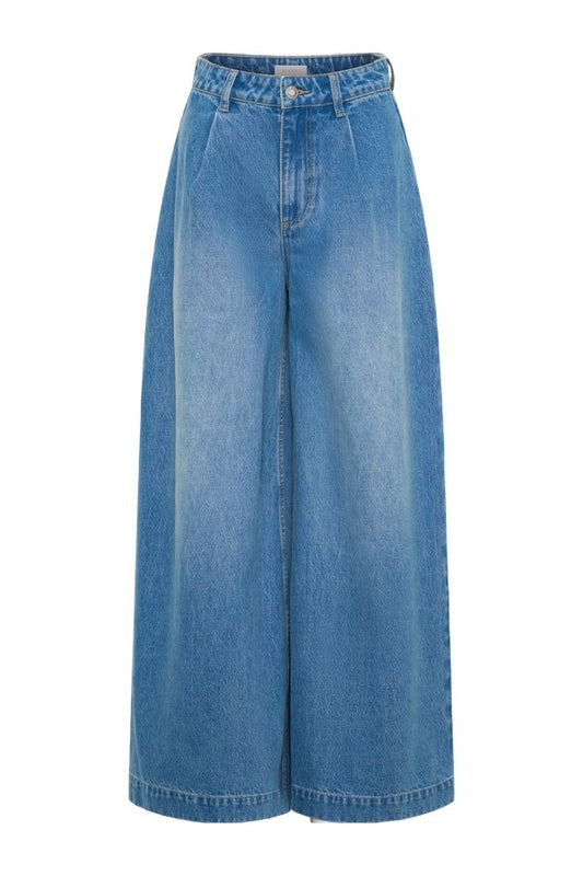 Bobby Oversized Jean With Front Pleat - Summer — packshot