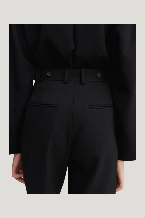 Bruna Tailored Shorts — carry 3