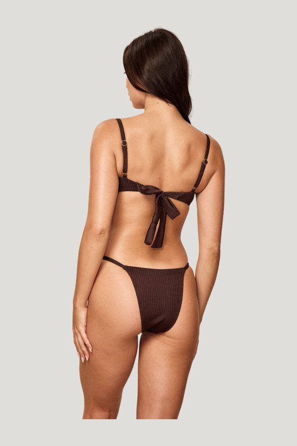 Capri Top - Espresso Wide Rib — model side