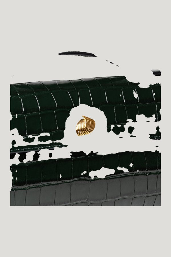 Cassandra Clutch — model side