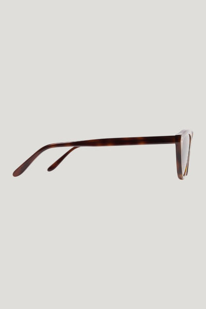 Cateye sunglasses dark havana — model side