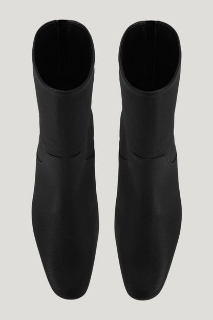 Celina Ankle Boot Black Leather — model side