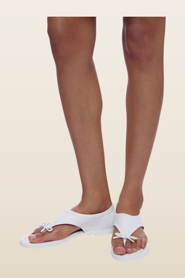 Clark Sandal In White Nappa — model back