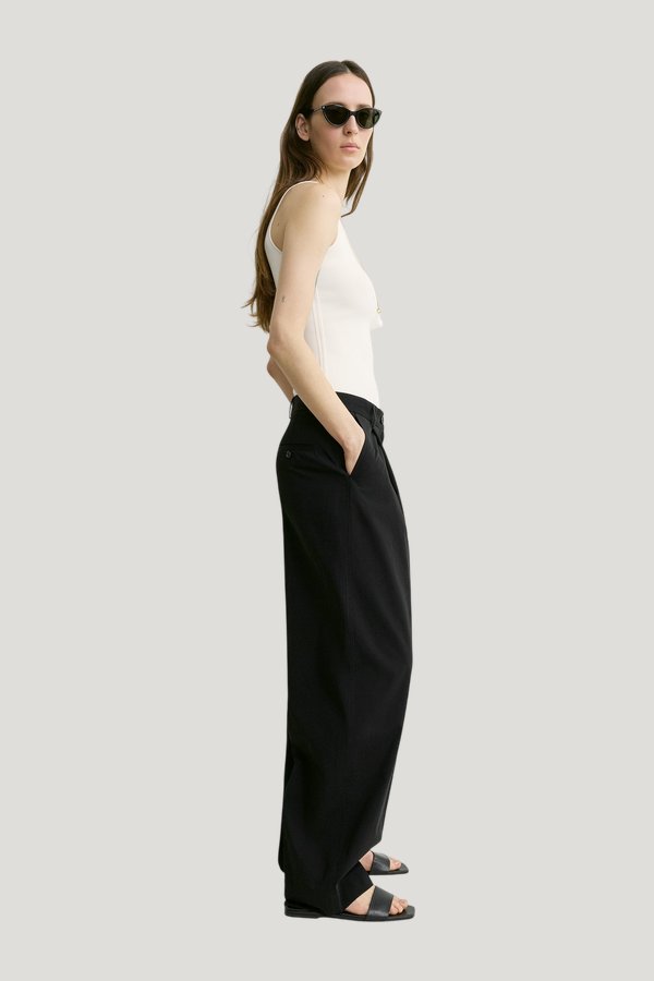 Classic compact knit tank — carry 3