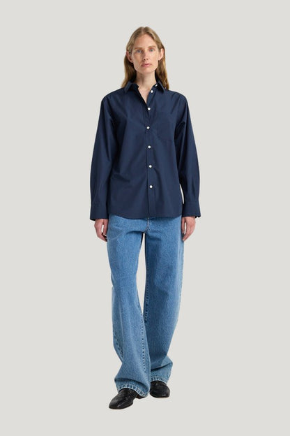 Classic fit shirt — model front