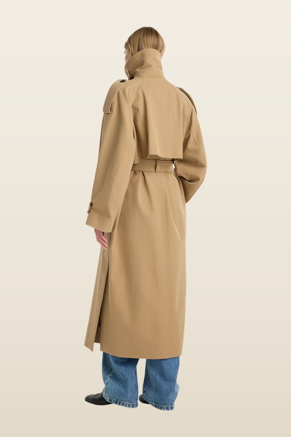 Classic trench — model back