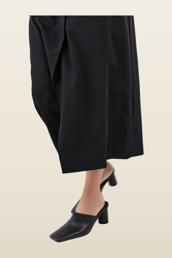 Clog Cylinder Heel — model back