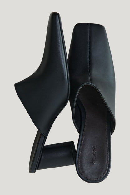 Clog Cylinder Heel — model front
