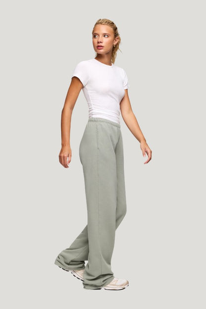 Core Fleece Wide Leg Sweatpant | Pistachio — model side
