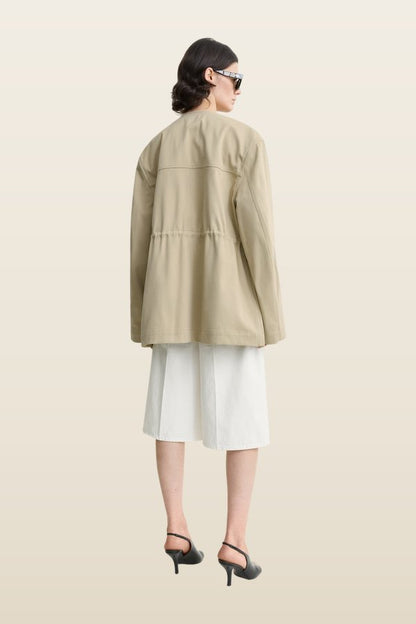 Cotton twill jacket cashew — model back