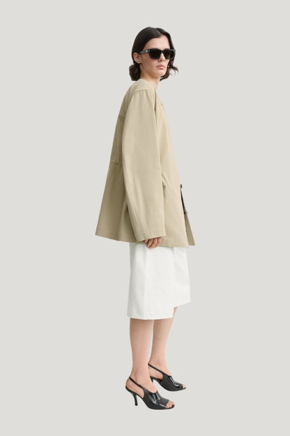 Cotton twill jacket cashew — model side