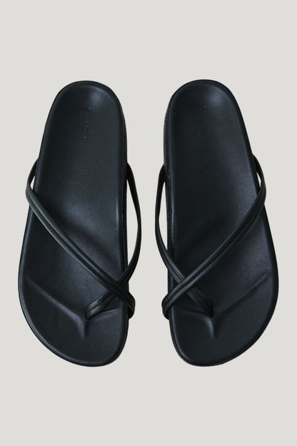 Cross Strap Flatform — model front