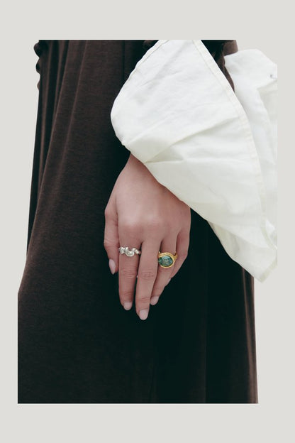Cura Ring Silver — model front